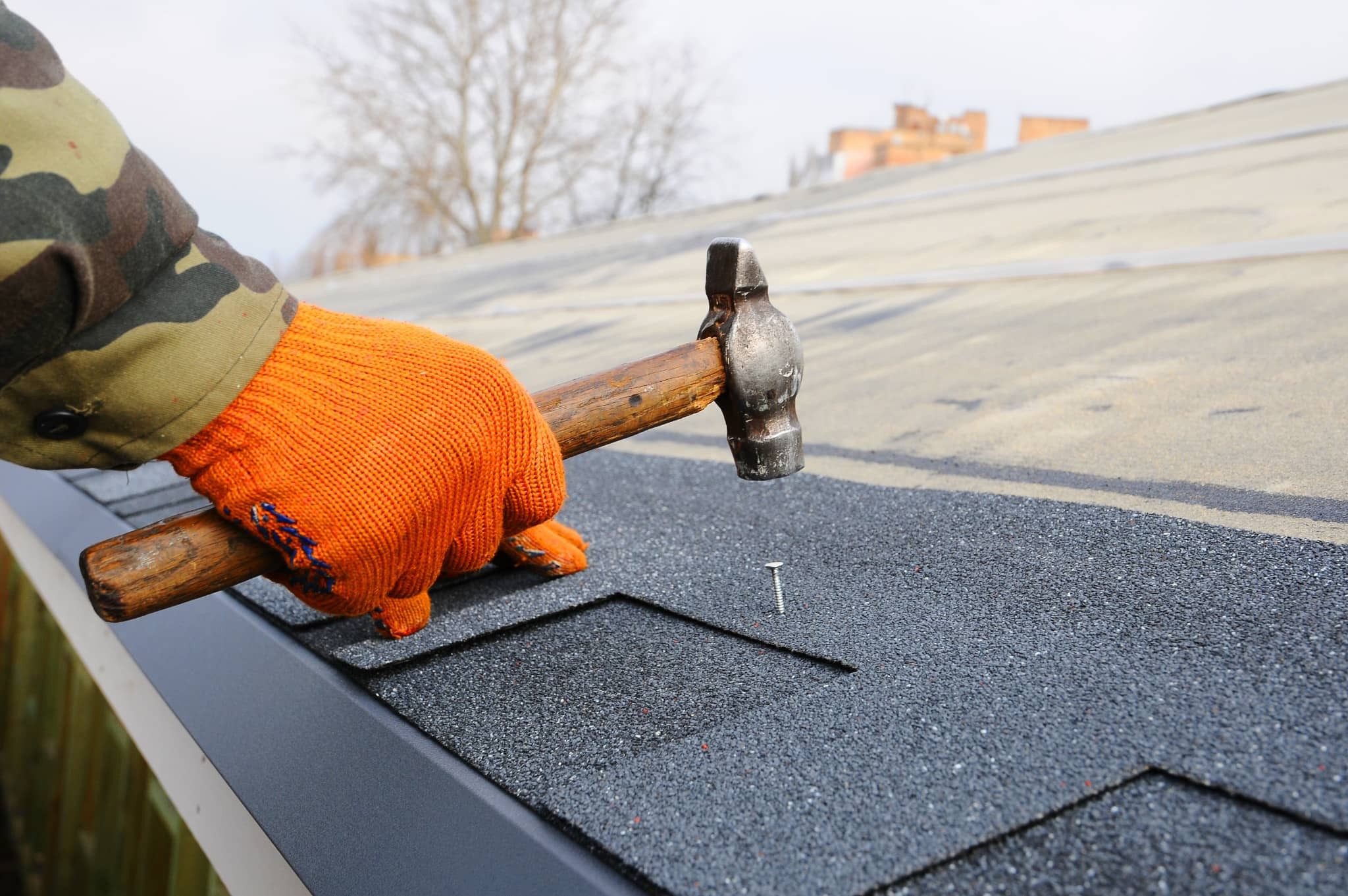 installing-solar-panels-on-roof